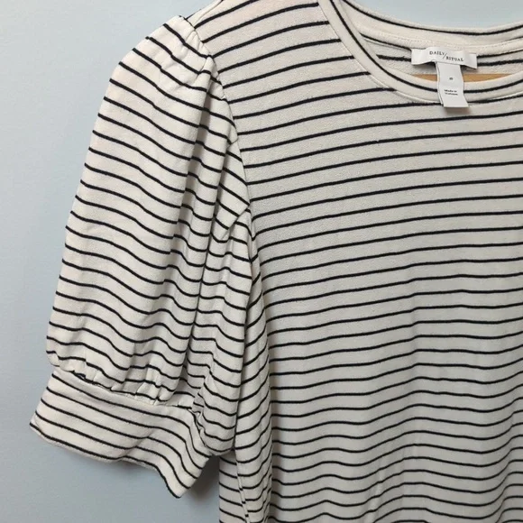 Daily Ritual Puffed Sleeves Striped Dress - Picture 5 of 8